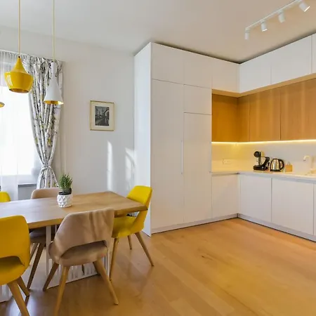 Designer Maisonette With Top Central Location Apartment