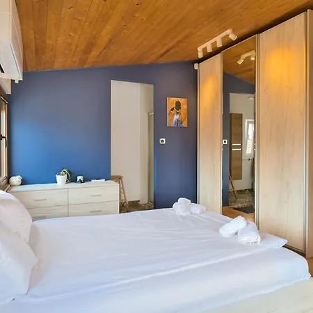 Designer Maisonette With Top Central Location דירה *